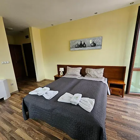 Family Komhotel Hotel 3*