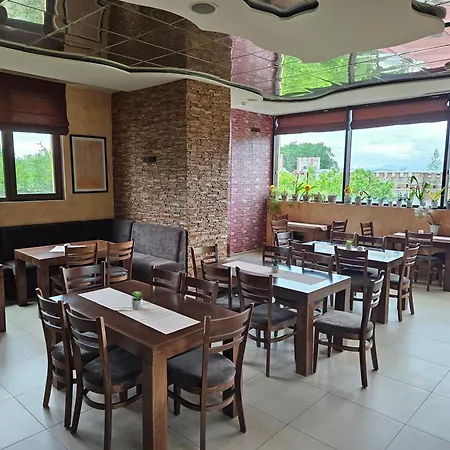 Hotel Family Komhotel 3*